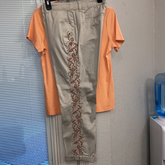 Tee & Pants - Picture 5 of 8